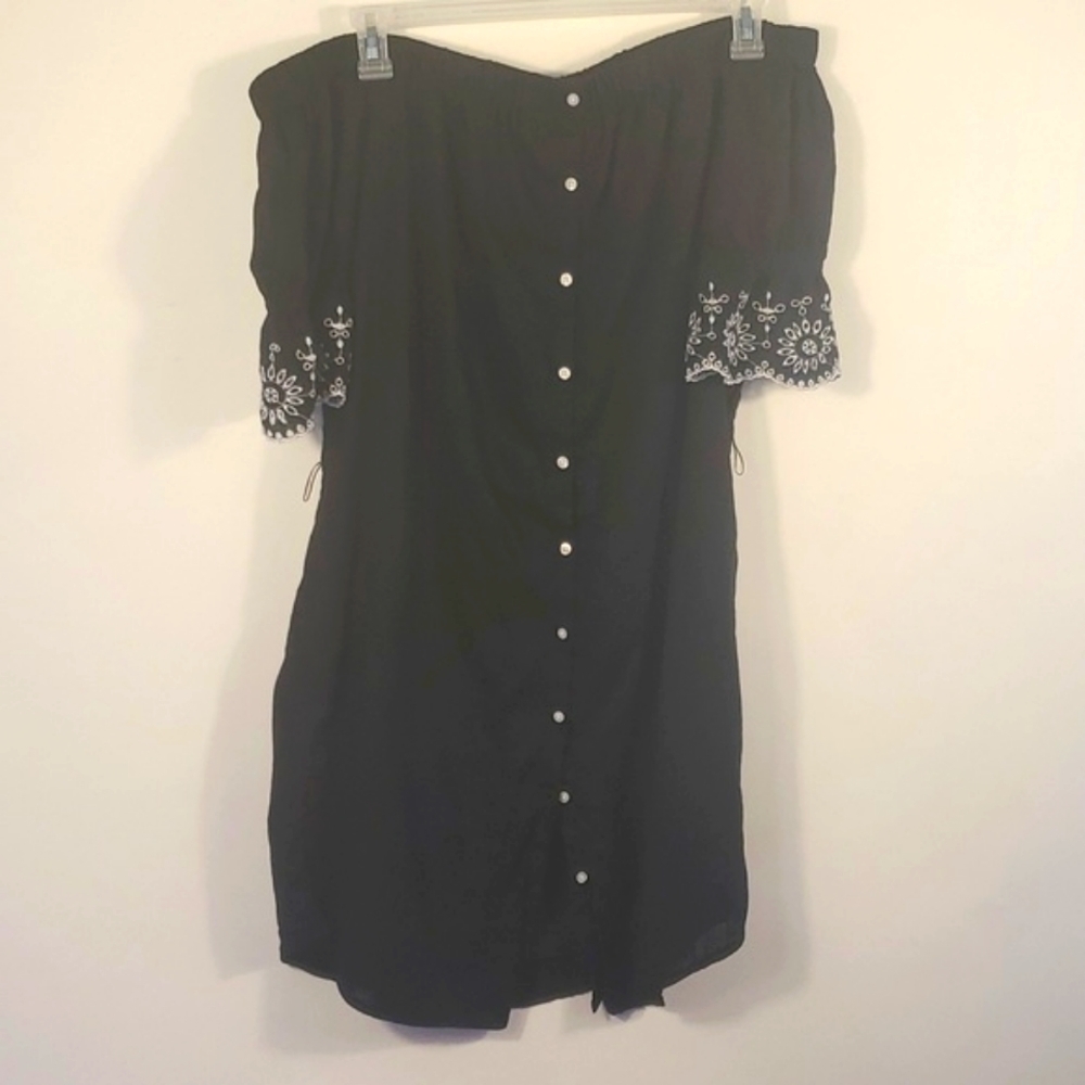 Old Navy Off shoulder button down Black Dress Embroidered sleeves Size Large